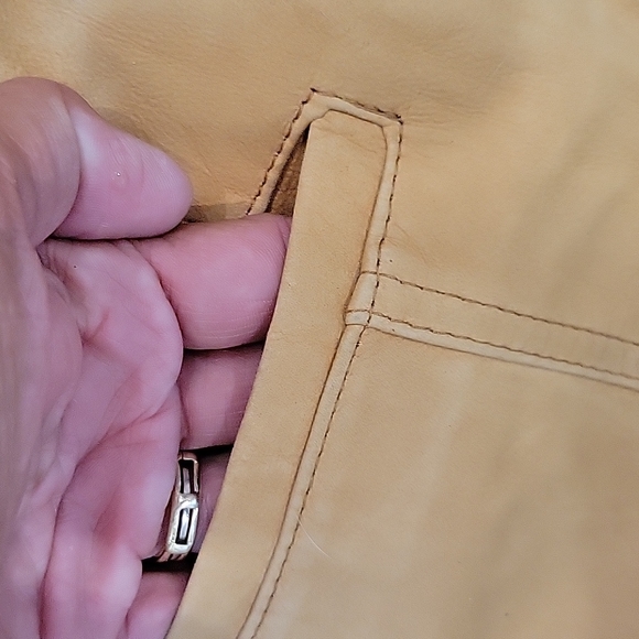 Vintage 80s 90s high waist tapered  camel leather  pants. Size 6 - Picture 12 of 13